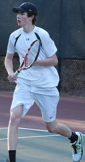 Boys+varsity+tennis+has+eyes+on+another+title