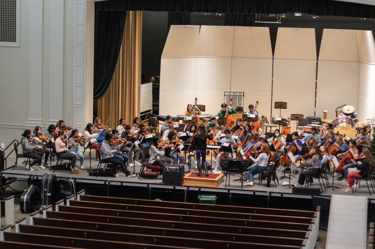 The Chamber Orchestra rehearses for the Messiah performance after exams. Credit: Cate Reames